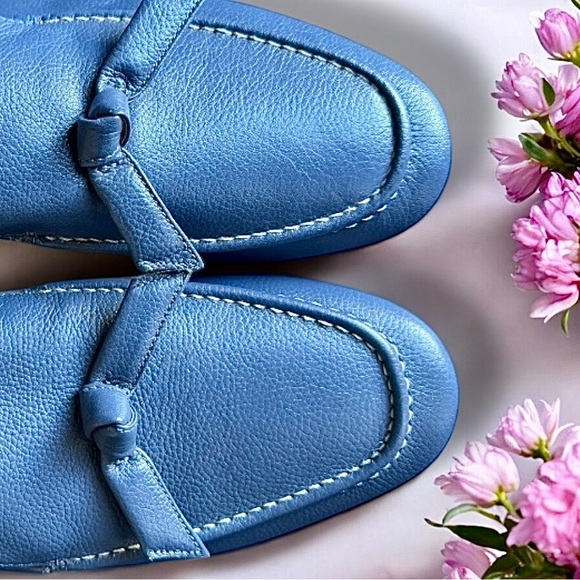 Cole Haan Candace Bow Leather Slip-On Loafer - Gold Heel Accents - New, Size 8B - Picture 5 of 15